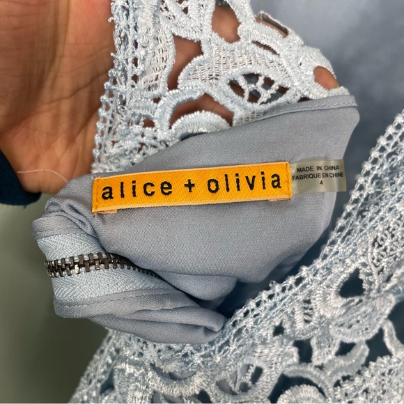 Alice + Olivia Clover Laced Mini Dress Baby Blue Back Cutout Cocktail Size 4 - Picture 9 of 11